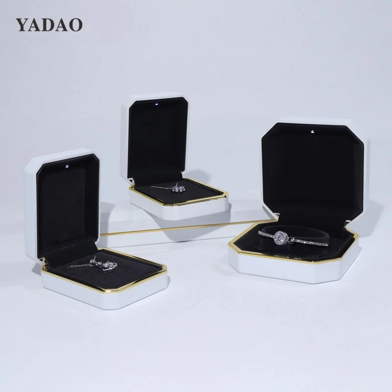 Hign-end wooden white custom color box fashion special style jewellery packaging design flip box