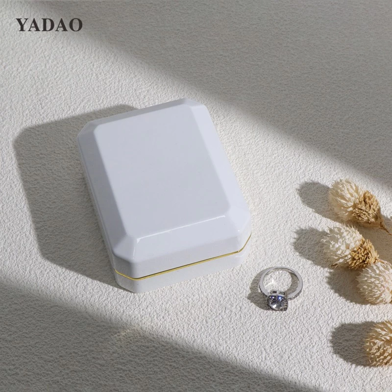 Hign-end wooden white custom color box fashion special style jewellery packaging design flip box