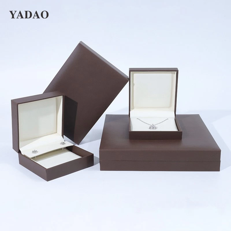 Cost-efficient brown jewelry box set Hot-sell style flip box Onlineshopping jewelry package supplier