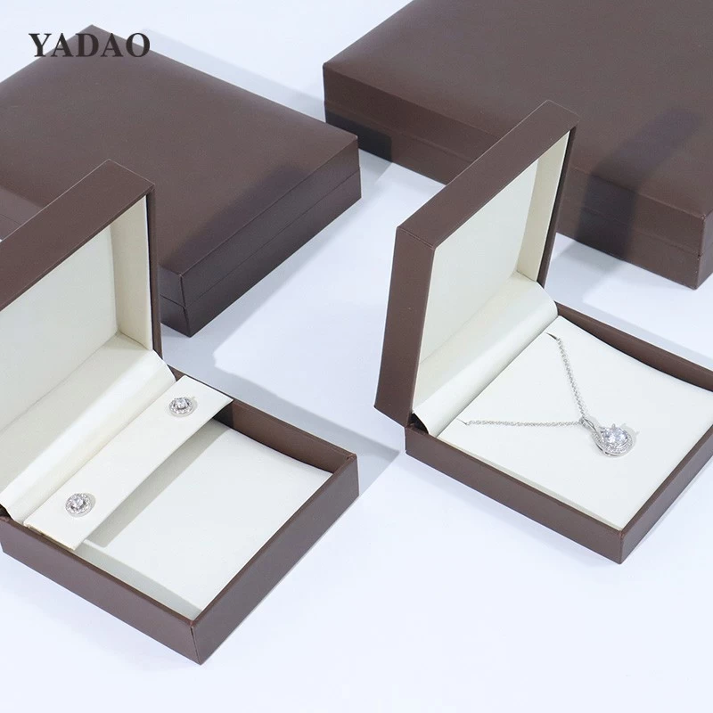 Cost-efficient brown jewelry box set Hot-sell style flip box Onlineshopping jewelry package supplier