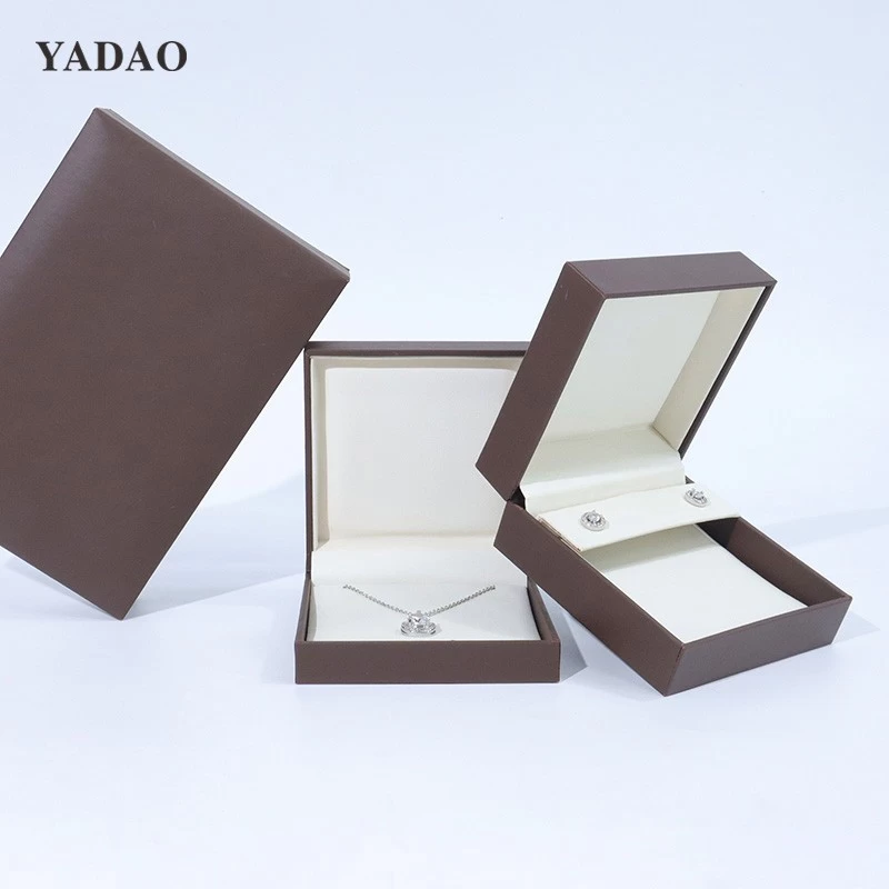 Cost-efficient brown jewelry box set Hot-sell style flip box Onlineshopping jewelry package supplier