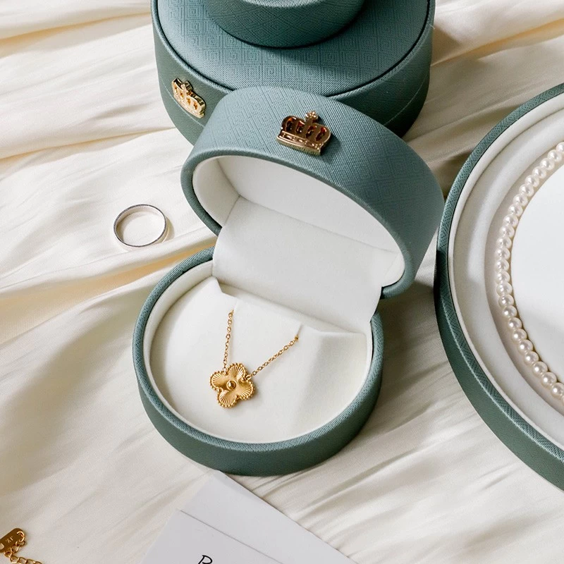 Green leather oval high-end pearl jewelry button design fashion premium packaging