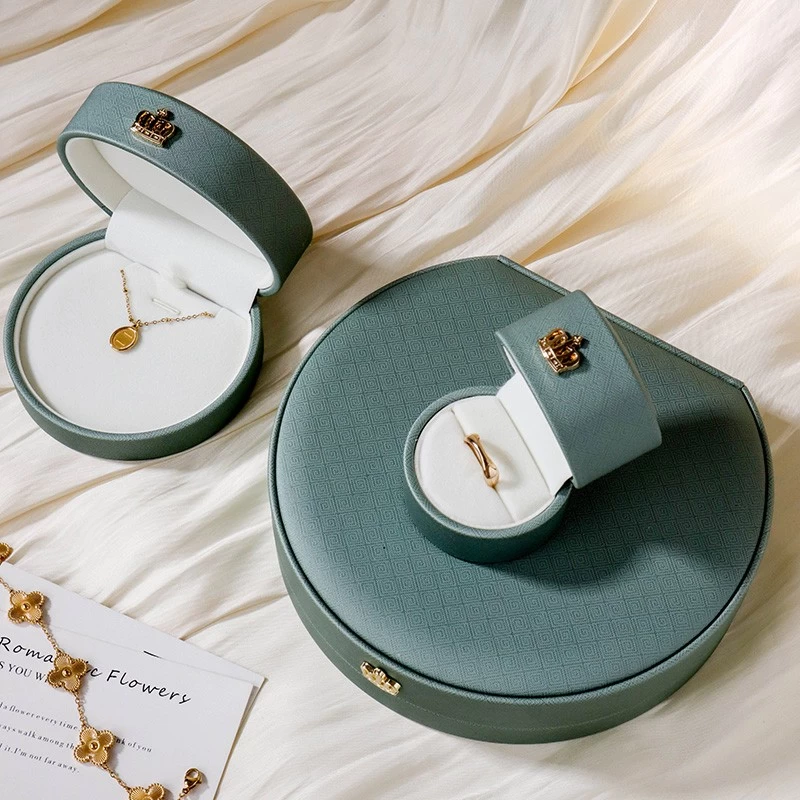Green leather oval high-end pearl jewelry button design fashion premium packaging