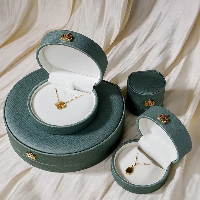 Green leather oval high-end pearl jewelry button design fashion premium packaging