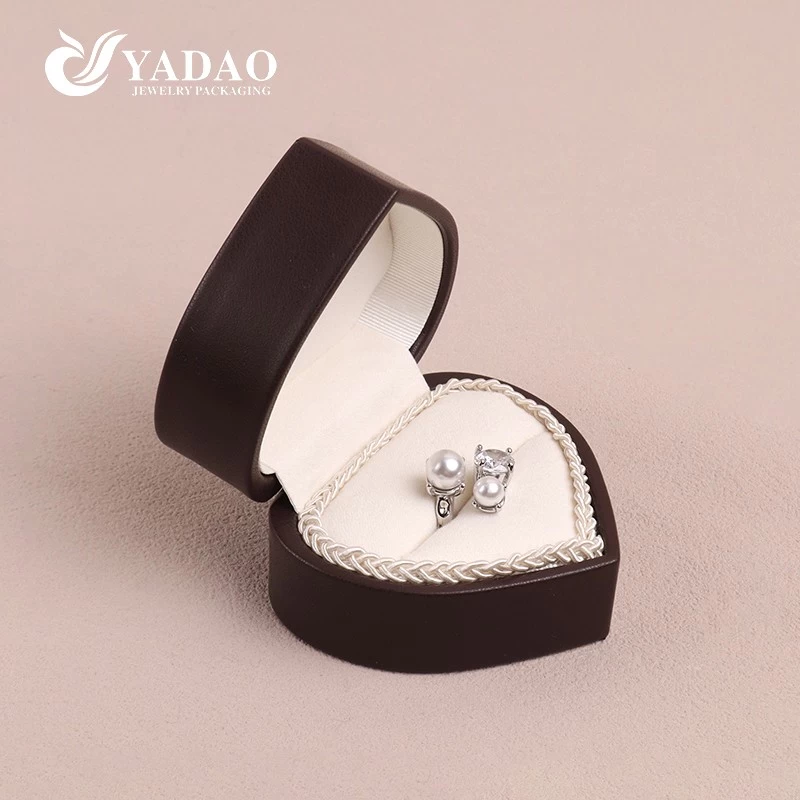 China romantic style heart shape wedding gifts proposal surprise idea jewellery ring necklace leather box manufacturer
