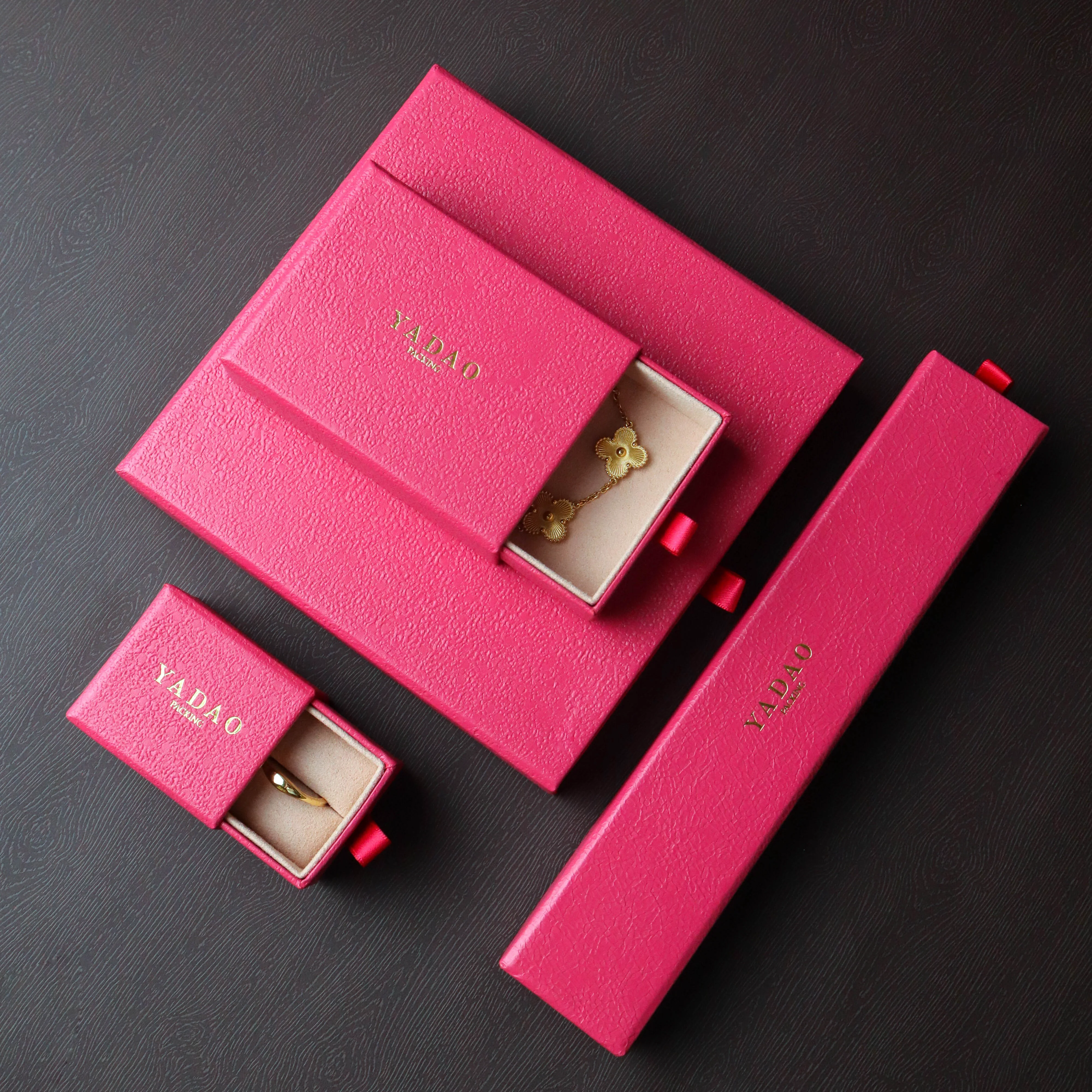 Китай Розовый бумажный высококачественный органайзер для ювелирных изделий, идеальный подарочный набор производителя