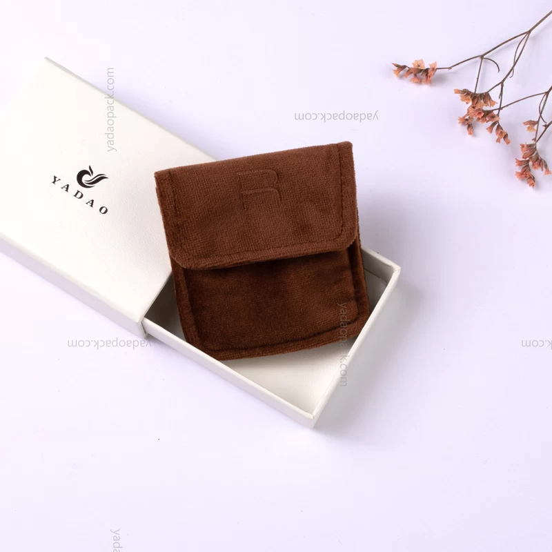 Soft velvet mini pouch with magnet