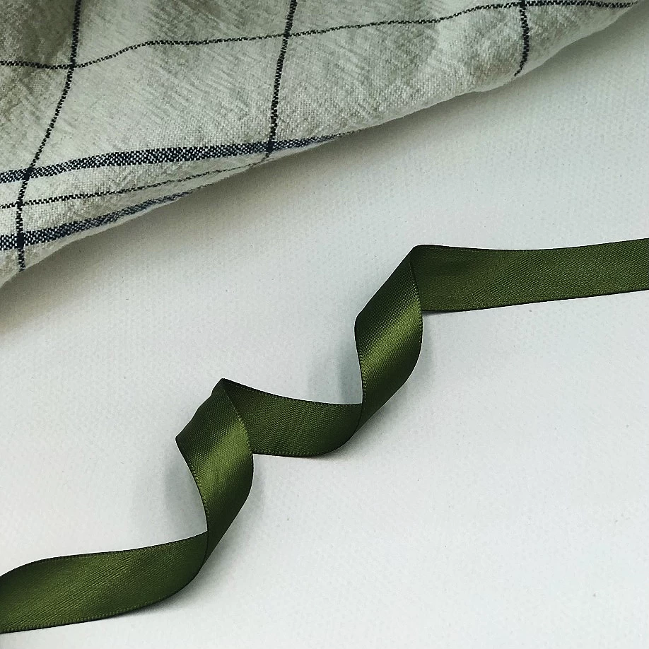 Yadao Seidenband ohne Textur in grüner Farbe