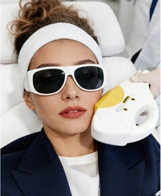 China IPL Hair Removal/Skin Rejuvenation Machines manufacturer