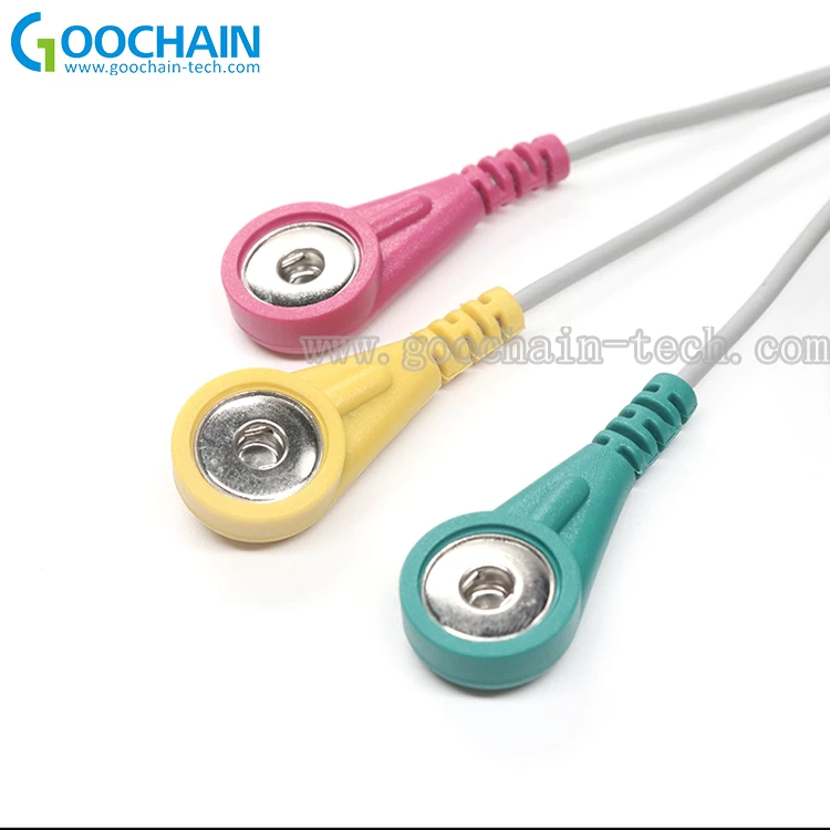 China 4pin lemo tot 3 leidt 3.9mm 4.0mm ECG SNAP-knopkabel voor medisch hulpmiddel-x-Merknaam: GoochainConnector: 4 pin Lemo Male Plug  4.0mm Vrouwelijke ECG-knopEcg leaddraden kabelspecificatieKabelmeter: 24AWG afgeschermde draadKabeldiameter: ca. 2,5 mm fabrikant
