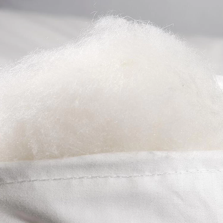 Chine Couette en laine matelassée épaissie avec noyau de couette en fibre de laine douce Fournisseur toutes saisons fabricant