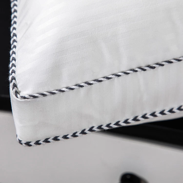 China Luxury Super Soft Water-Resistant Standard Square Hotel Pillow On Sales manufacturer
