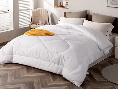 What filling is warmer for the comforter?