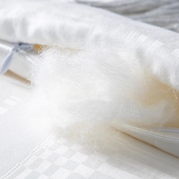 China Kühles Gefühl glatte luxuriöse antibakterielle gesteppte Steppdecke China Silk Summer Quilt Supplier Hersteller
