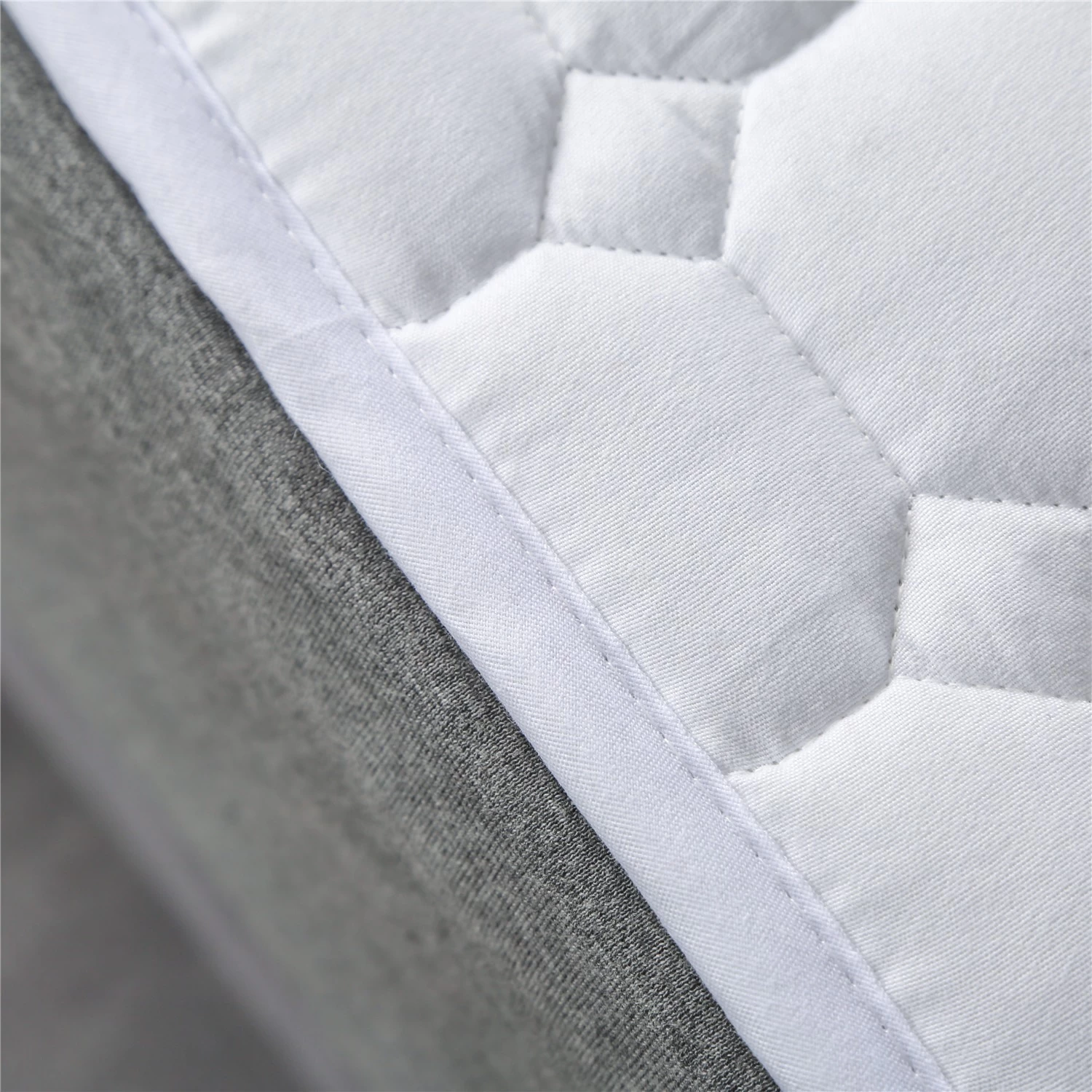 China Comfortable Antibacterial Anti-mite OEM ODM  China Breathable Mattress Protector Supplier manufacturer