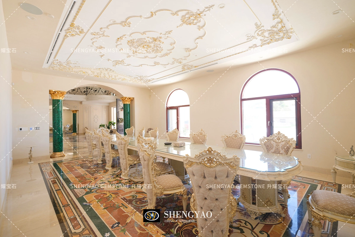 Villa dining room malachite column