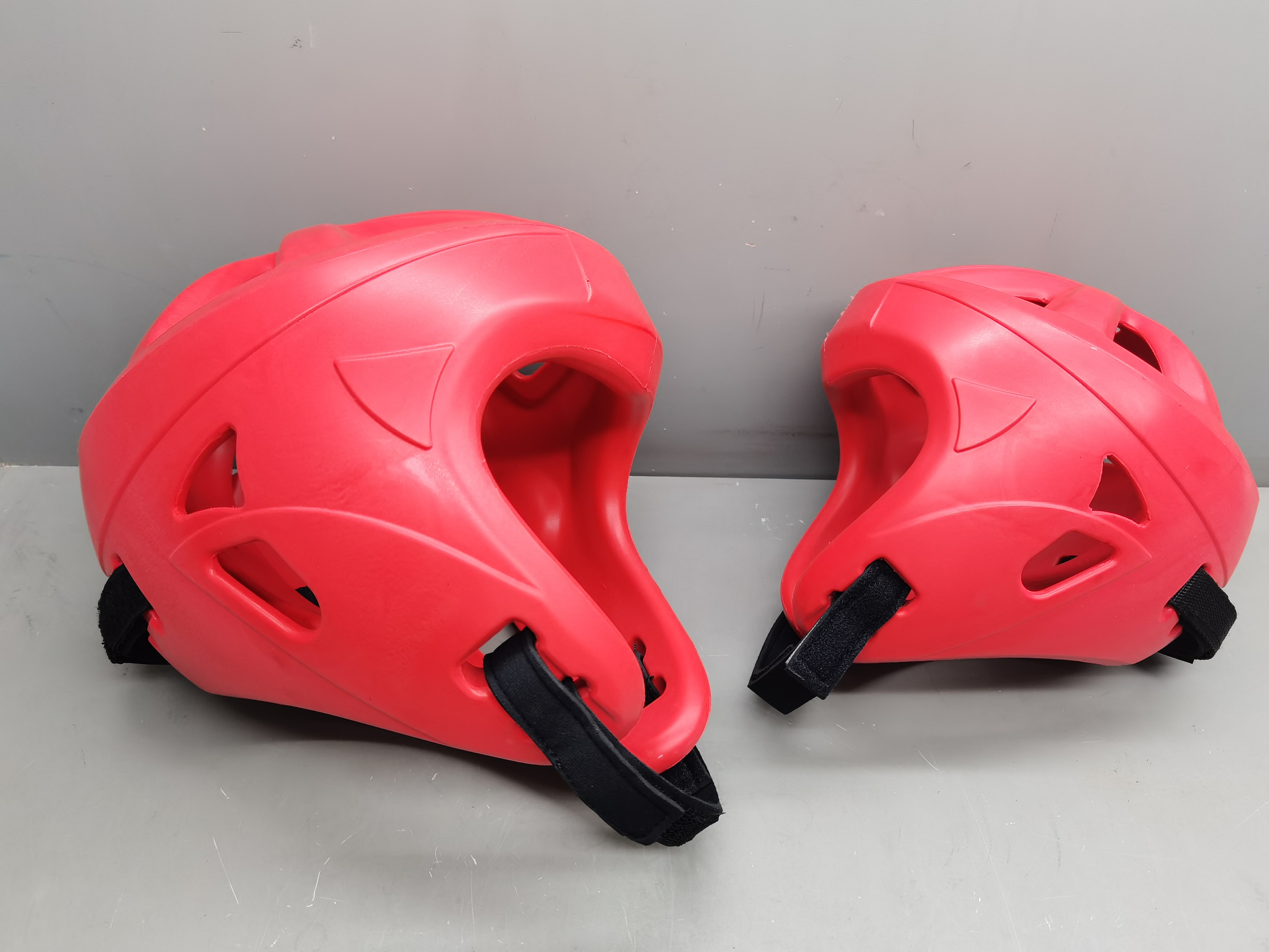 la fabbrica personalizza il casco da kick boxing con protezione per la testa in schiuma PU