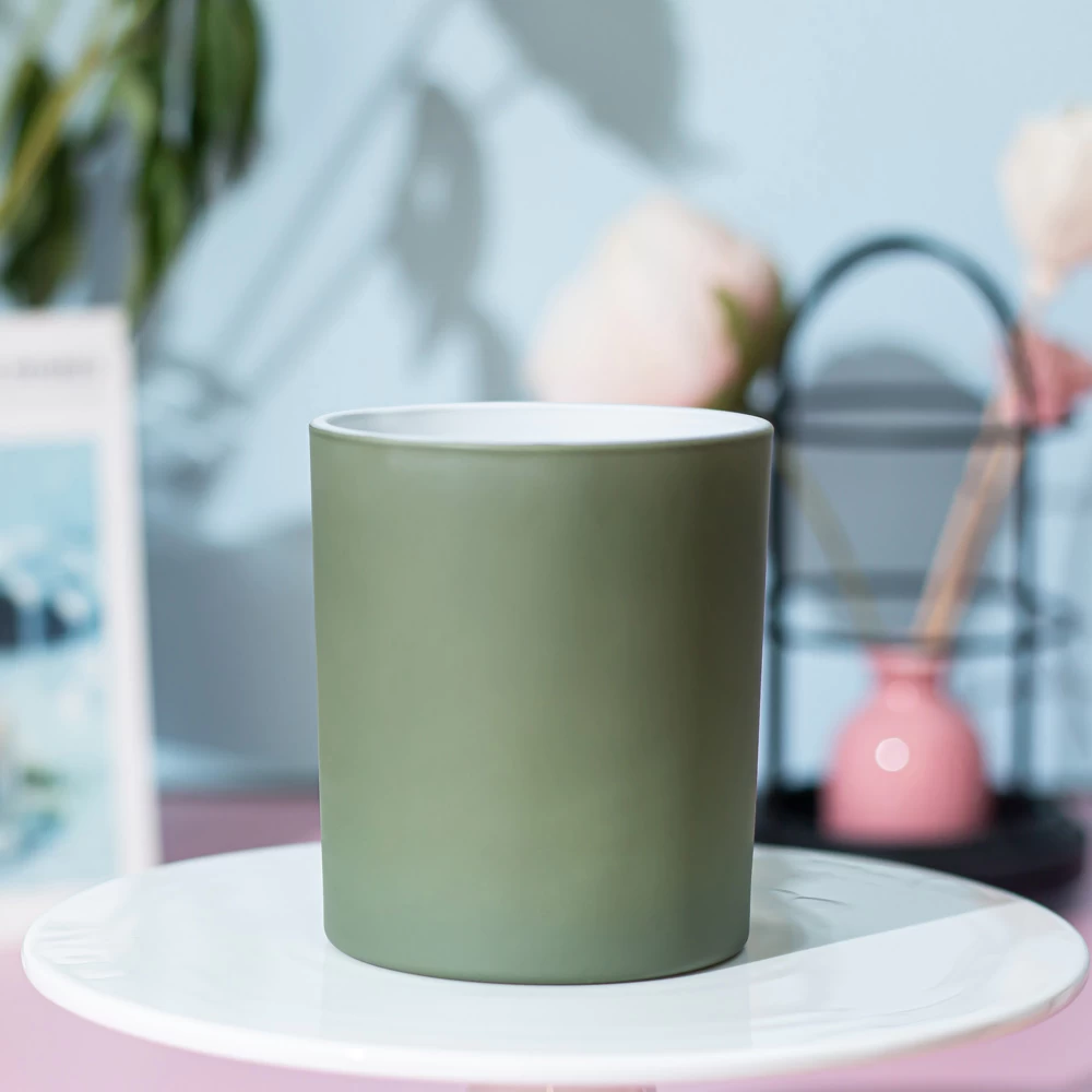 Candela in vetro verde oliva da 11 once per candele profumate con interni bianchi