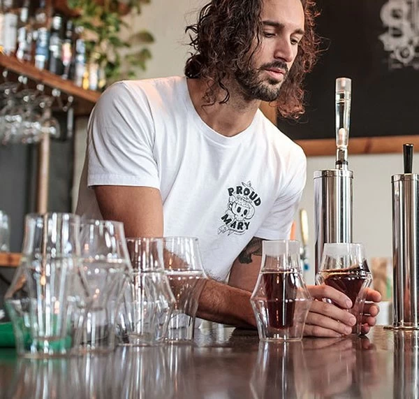 17oz Cold Brew Coffee Jug with Handle and calibration marks