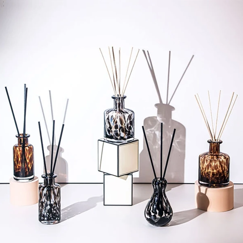 Custom logo glass diffuser jars with sticks