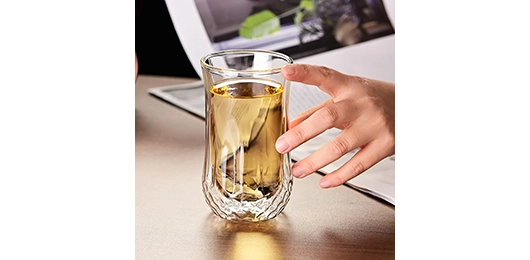 De la clarté à chaque gorgée : verrerie haut de gamme pour l'hospitalité moderne