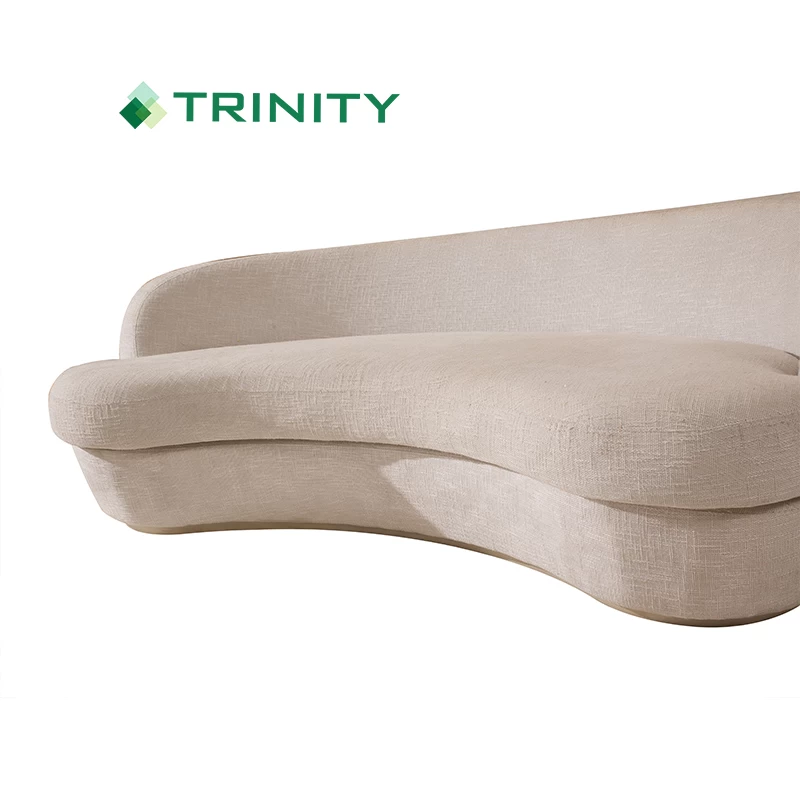 Maßgeschneidertes italienisches, modernes, kleines, geschwungenes 2-Sitzer-Sofa aus Samt in Weiß