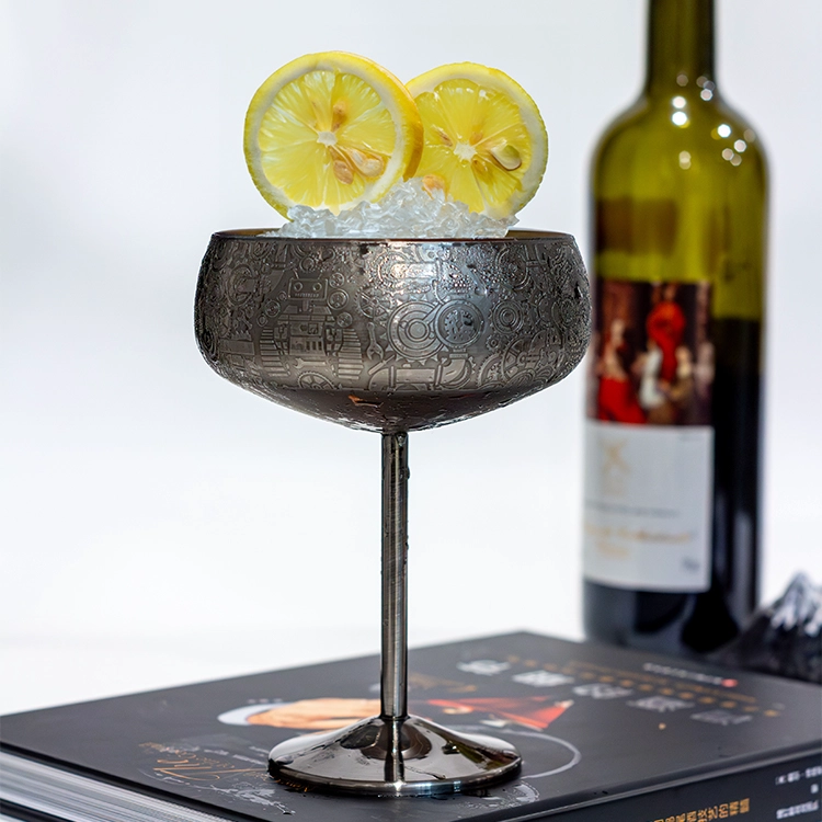 Steampunk-Martini-Glas aus geätztem Edelstahl