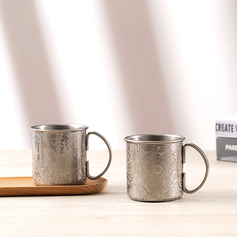 Tasse im Steampunk-Stil