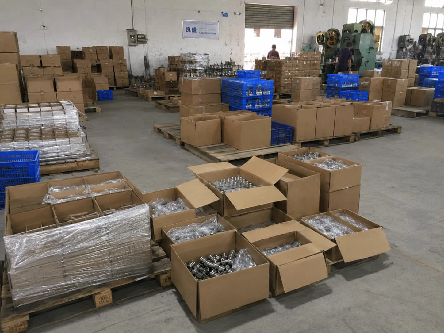 Bulk production, packaging and warehouse storage of stainless steel jiggers for wholesale barware orders