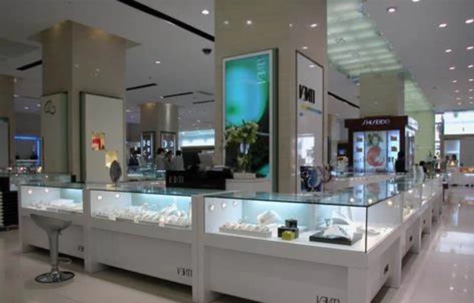 风格展示：展现商店柜台玻璃展示的魅力