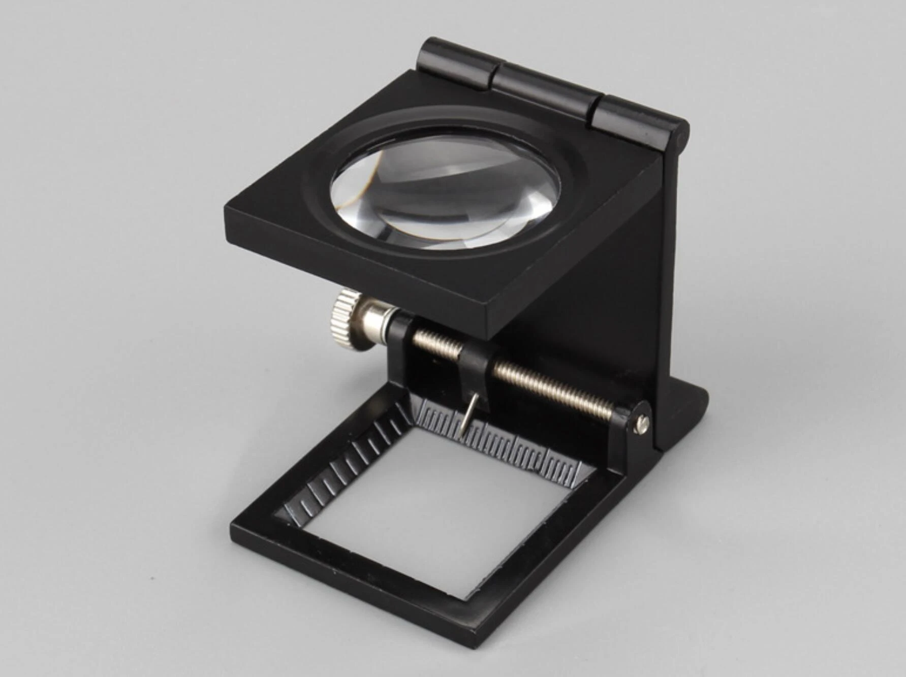9005C Folding Magnifier  with Zinc Alloy Frame and 8X Optical Glass