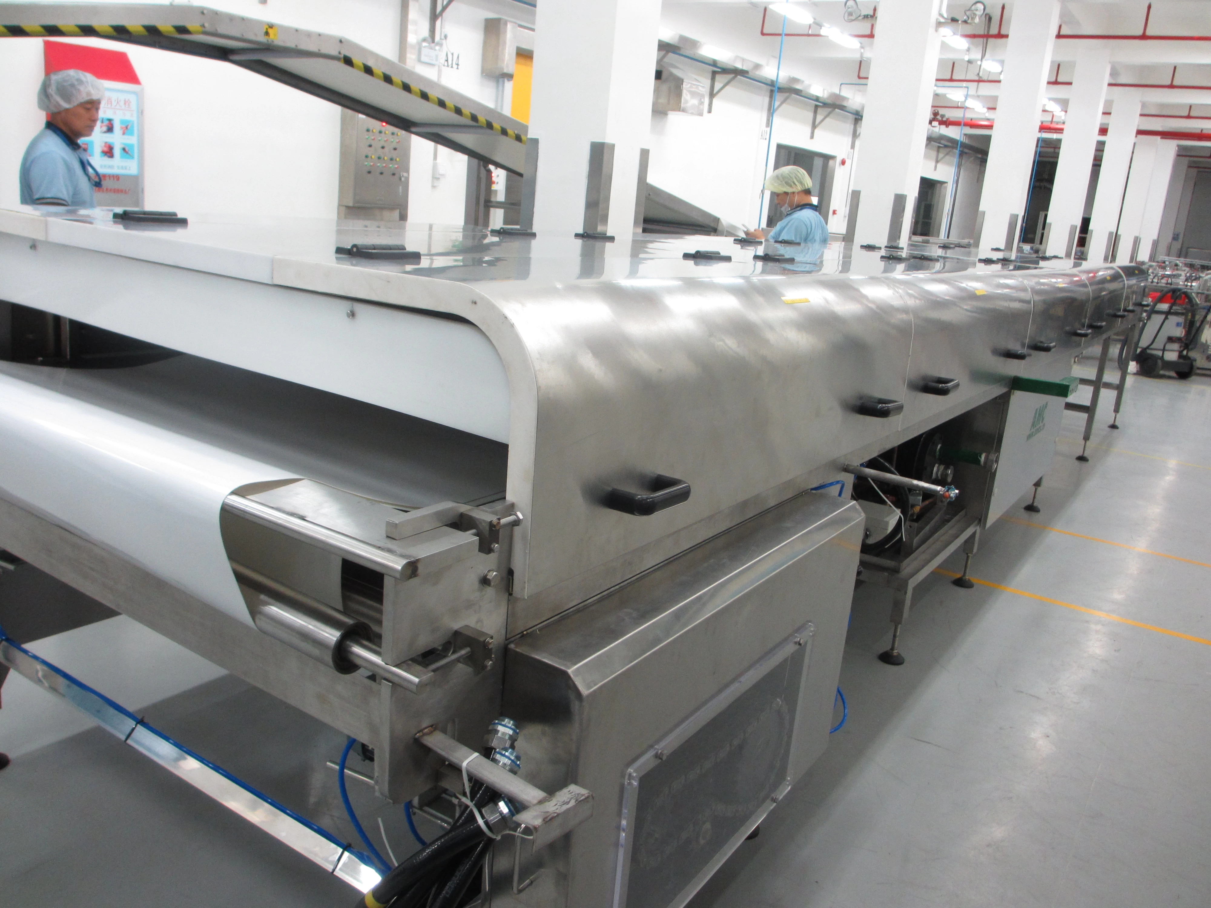 China Hot selling cooling tunnel conveyor for chocolate manufacturer