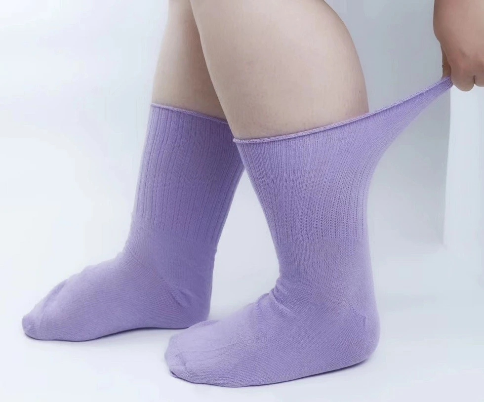 China Wholesale Knee-High Socks