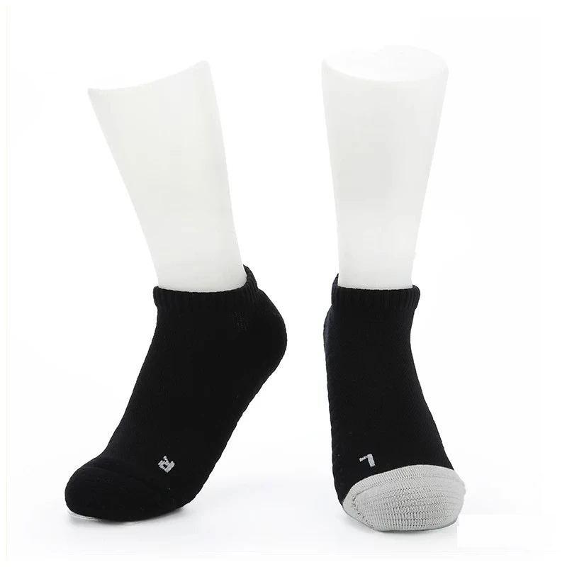 Wholesale price sports socks manufacturer