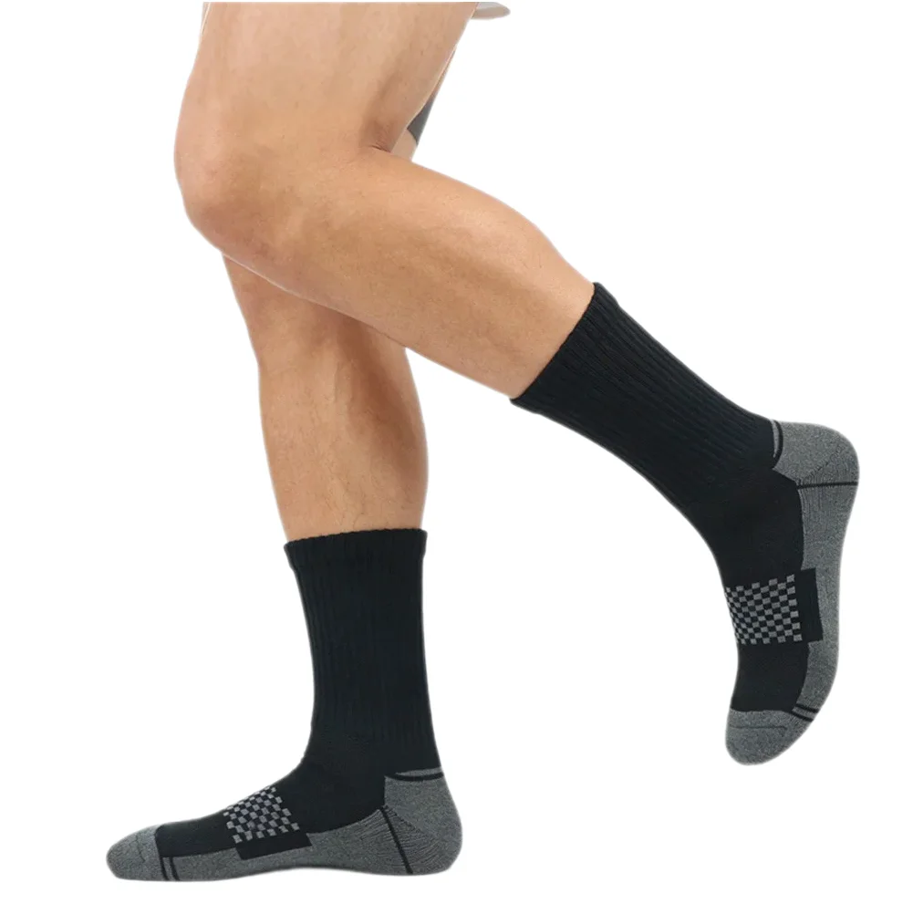 Custom-designed sports socks supplier China