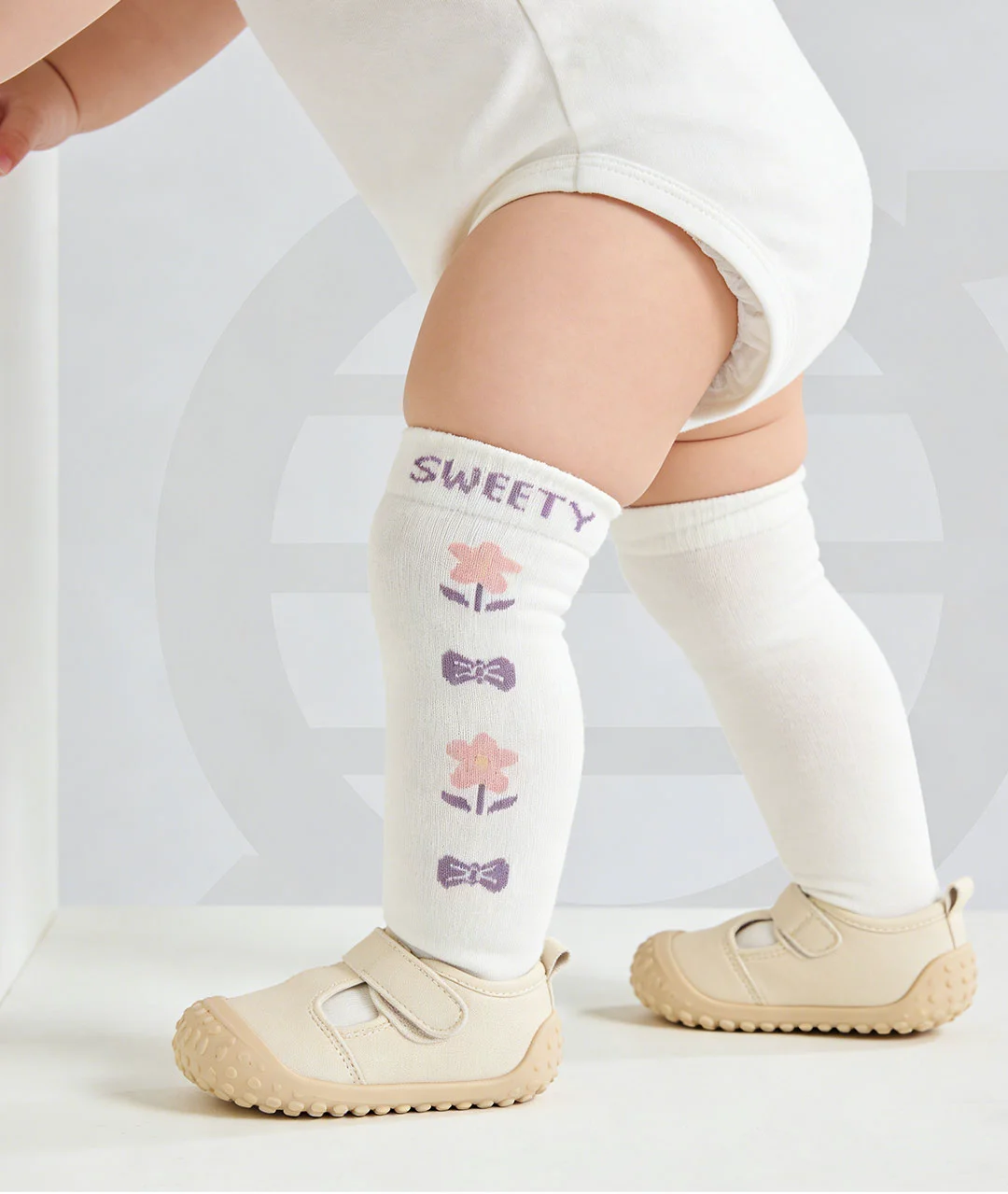 Fast delivery cartoon baby socks factory
