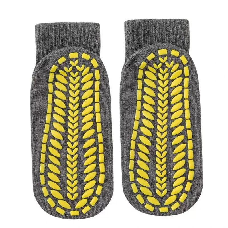 Wholesale price low MOQ non-slip socks