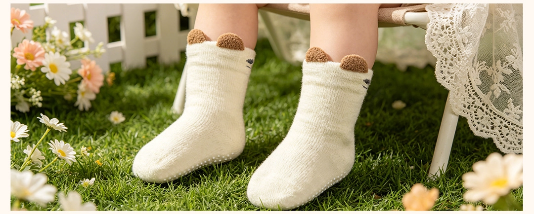 Custom logo children’s floor socks low MOQ in china