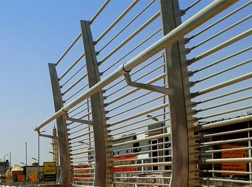 China Galvanized steel Guard rail and accessaries for Riyadh Metro project manufacturer