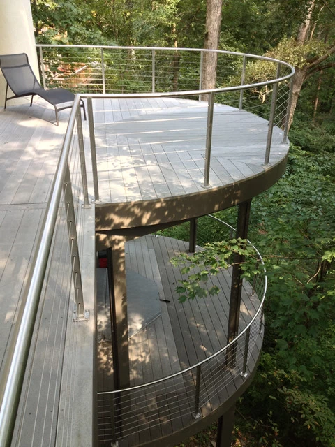 Modern radius and curved stainless steel balcony/bridge/deck cable