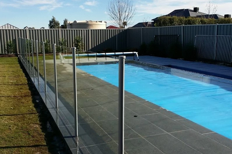 Aluminum post and fittings for swimming pool or balcony
