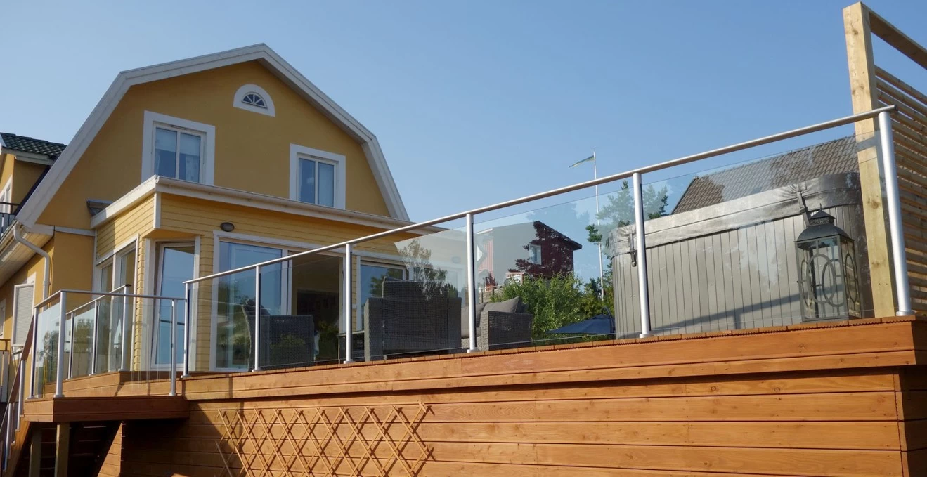 Balcony design aluminum handrail post with laminated glass panel