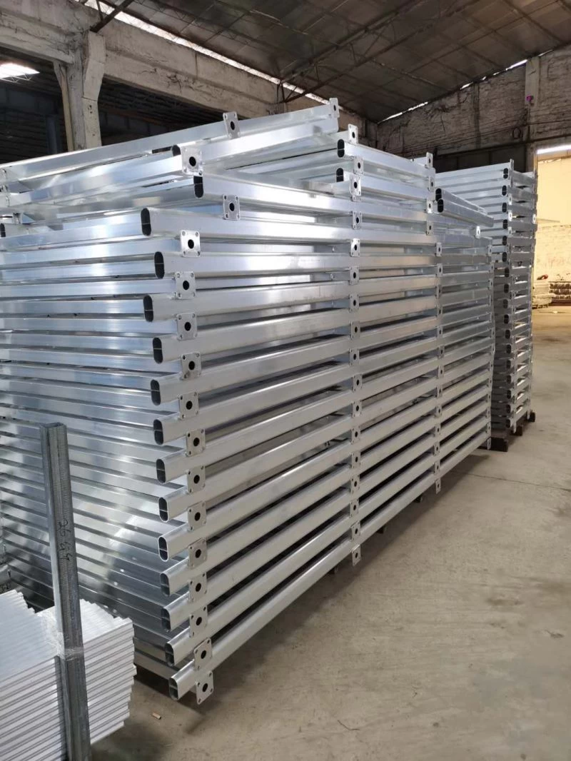 Китайские поставщики оцинкованные стальные стойки и перила для систем лестничных перил и балконных перил