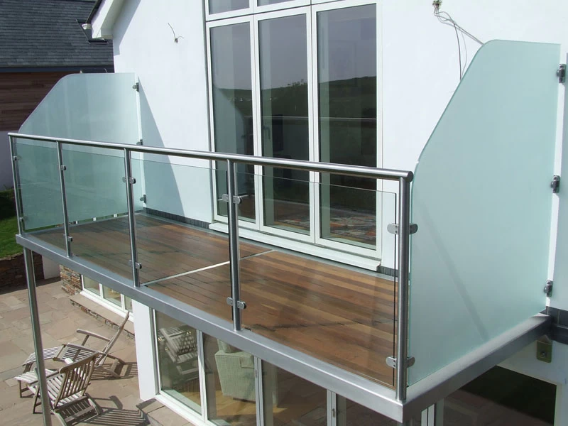 China, el diseño baranda del balcón, balcón barandilla de vidrio fábrica de diseño