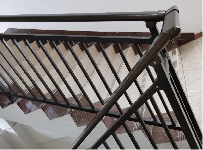 Hot-Dip Gegalvaniseerd Smeedijzeren Balkon Veiligheid Omheining Beveiliging Stalen Railing Balkon Balustrade