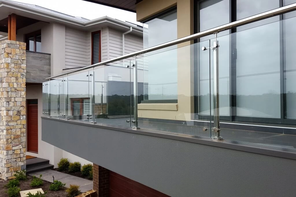New Design Balcony Stainless Steel Balustrade System Tempered Glass Railing