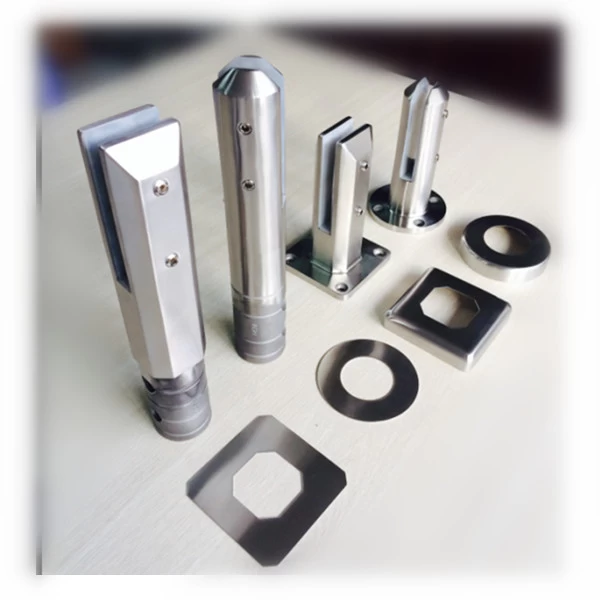 SS316 grade square glass spigot bracket  with square cover plate in a mirror finish China factory