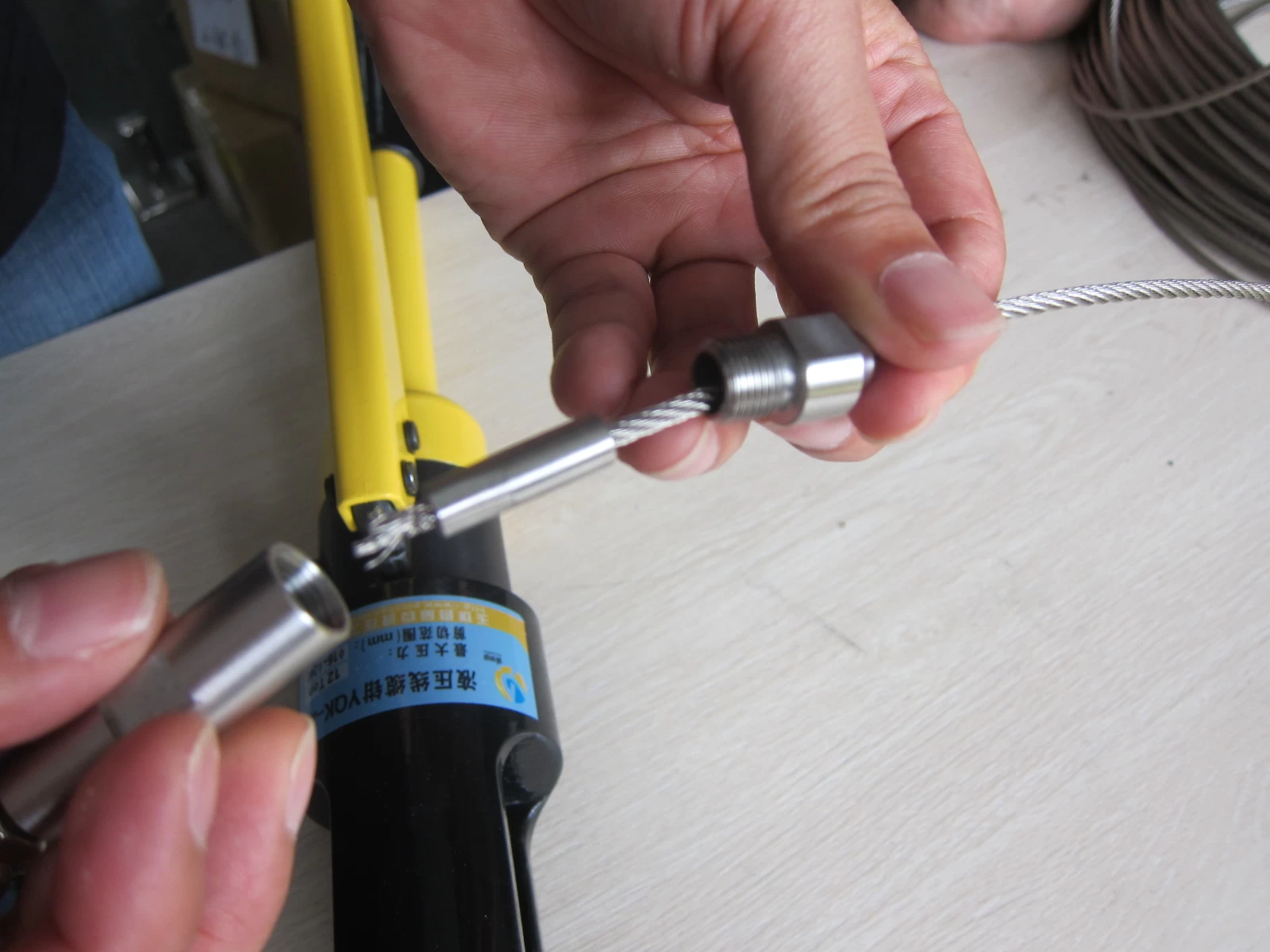 Shenzhen Launch stainless steel cable railing installation tool-- hydraulic clamp /arm