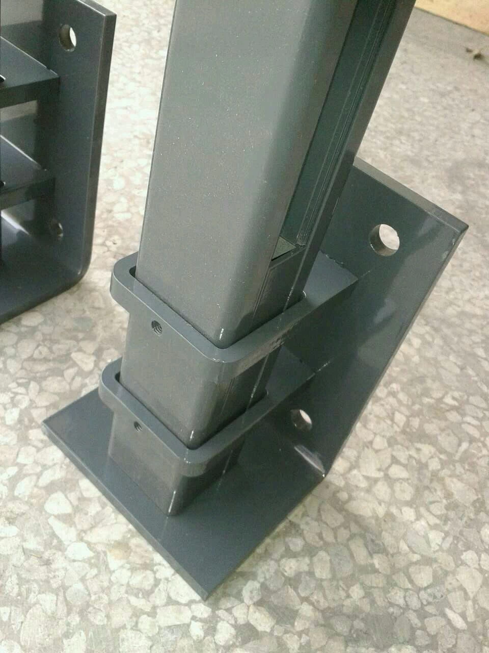 Side mounted square aluminum post for balcony