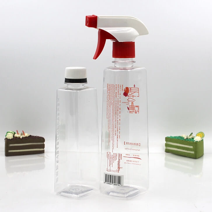 Quadratische Plastiksprühflasche für den Hausgebrauch